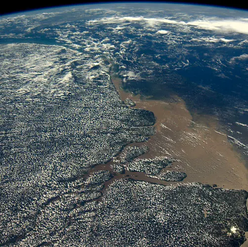 monding van de amazone (NASA)