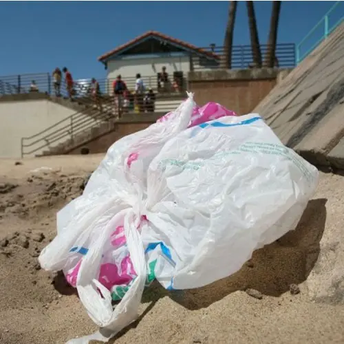 Los Angeles doet plastic in de ban